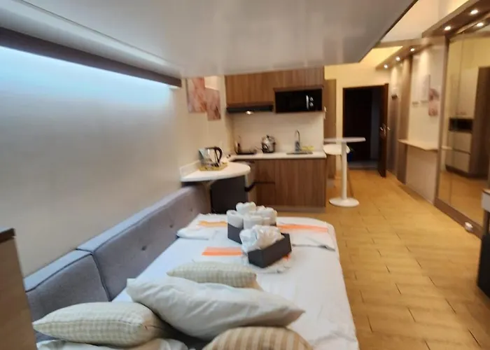 Nordic Rsquare - With Pool Access Apartamento Manila